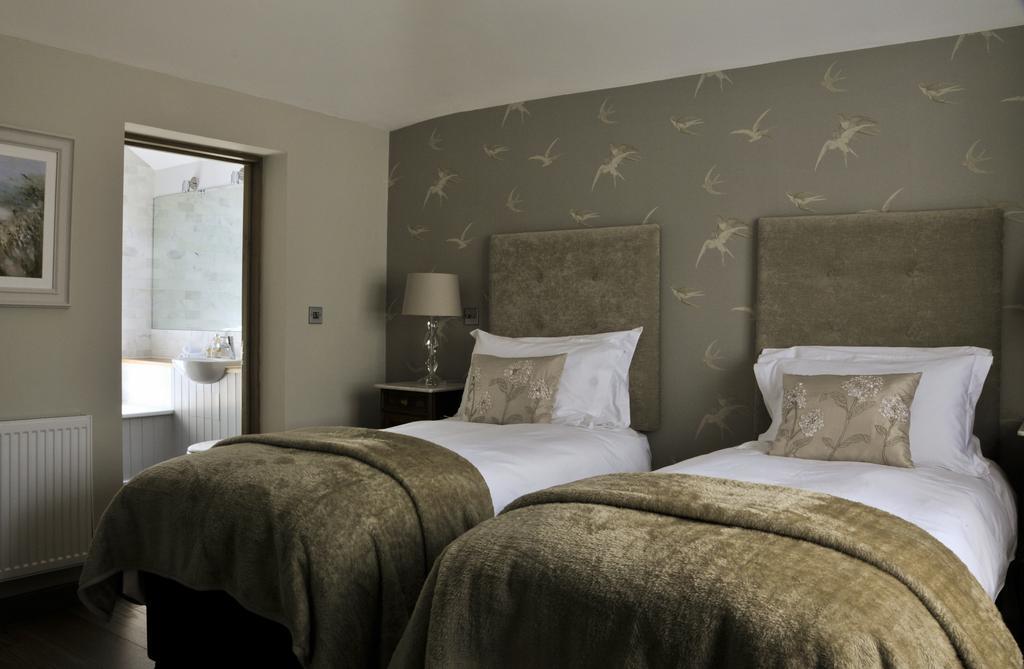 The Swallows Rest Bed & Breakfast Brigstock Pokoj fotografie